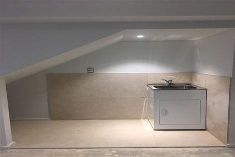 Photo of property in 52 Bordeaux Parade, Te Atatu South, Auckland, 0610