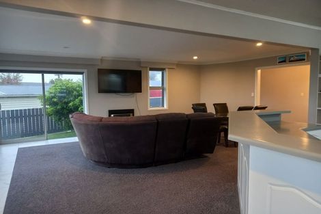 Photo of property in 82 Queens Road, Glen Avon, New Plymouth, 4312