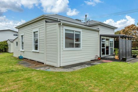 Photo of property in 32 Collins Street, Hawera, 4610