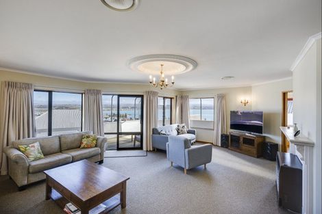 Photo of property in 19a Roslyn Road, Bluff Hill, Napier, 4110