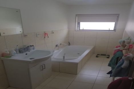 Photo of property in 55a Simpson Road, Ranui, Auckland, 0612