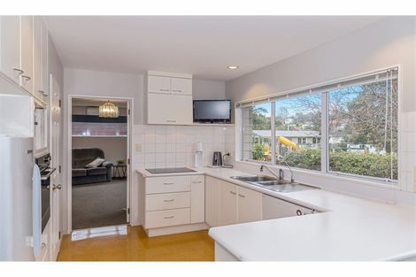 Photo of property in 2/26 Elliott Avenue, Bayview, Auckland, 0629
