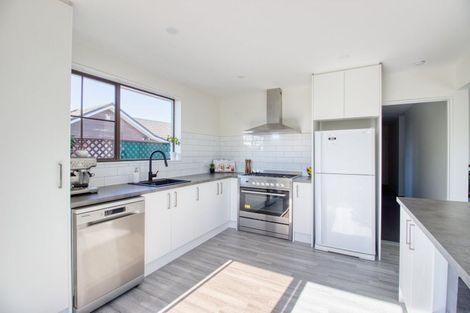 Photo of property in 2/10 Montclare Avenue, Ilam, Christchurch, 8041