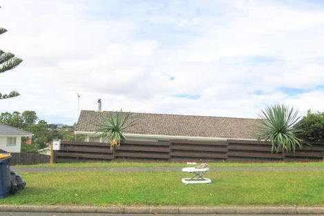 Photo of property in 28 Roick Parade, Glen Eden, Auckland, 0602