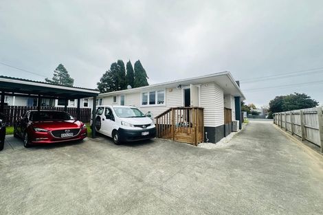 Photo of property in 25 Larnoch Road, Henderson, Auckland, 0610