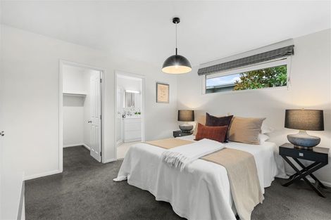 Photo of property in 11 Gilders Grove, Heathcote Valley, Christchurch, 8022