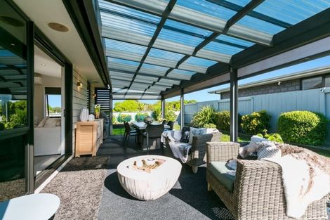 Photo of property in 58 Butterworth Crescent, Papamoa Beach, Papamoa, 3118