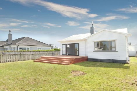 Photo of property in 125 Brooklands Road, Brooklands, New Plymouth, 4310