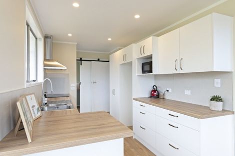 Photo of property in 8 Newlyn Place, Welbourn, New Plymouth, 4312