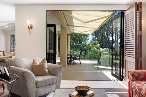 Photo of property in 2 Glenoaks Rise, Mellons Bay, Auckland, 2014