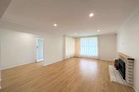 Photo of property in 5 Ussher Place, Pakuranga Heights, Auckland, 2010