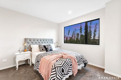 Photo of property in 3 Don Oliver Lane, Glen Eden, 0602