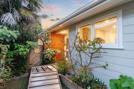 Photo of property in 59 Oreil Avenue, West Harbour, Auckland, 0618