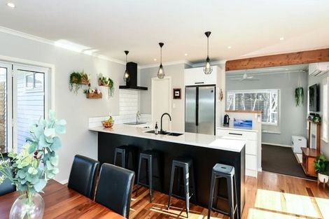 Photo of property in 10 Vardon Road, St Andrews, Hamilton, 3200