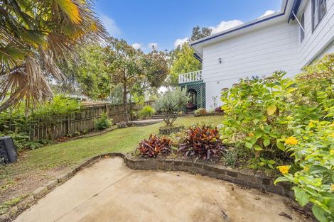 Photo of property in 17 Louise Place, Browns Bay, Auckland, 0630