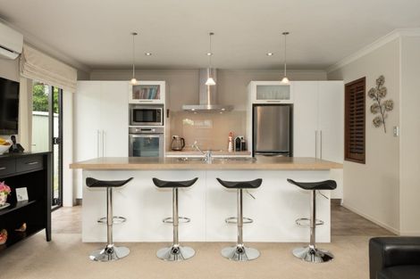 Photo of property in 5 Seabreeze Place, Papamoa Beach, Papamoa, 3118