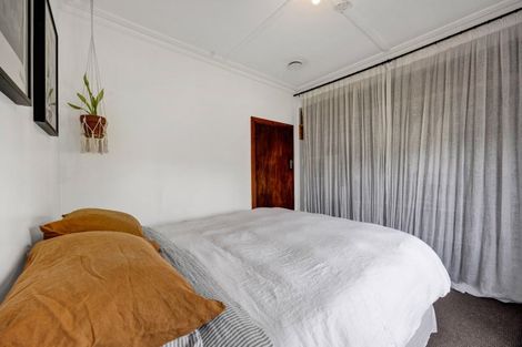 Photo of property in 9 Omata Road, Westown, New Plymouth, 4310