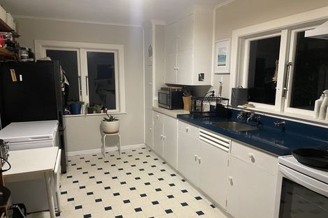 Photo of property in 31 Garden Road, Northland, Wellington, 6012