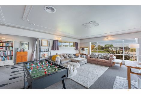 Photo of property in 30 Timaru Road, Waimate, 7924