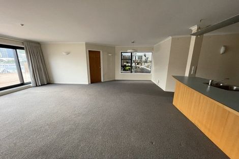 Photo of property in Endeavour Apartments, 6/125 Thorndon Quay, Pipitea, Wellington, 6011