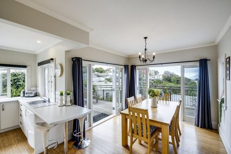 Photo of property in 27 Thompson Road, Bluff Hill, Napier, 4110