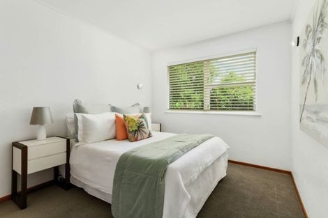 Photo of property in 12 Grove Lane, Kelvin Heights, Queenstown, 9300