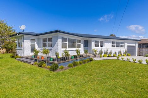 Photo of property in 2 Mears Road, St Andrews, Hamilton, 3200