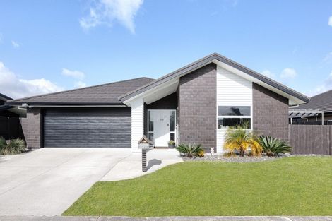 Photo of property in 16 Drabble Crescent, Papamoa Beach, Papamoa, 3118
