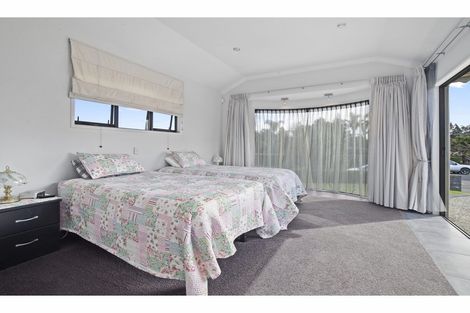 Photo of property in 1 Gleaming Place, Waiuku, 2123
