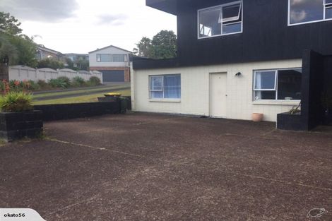 Photo of property in 10 Highlight Parade, Te Atatu South, Auckland, 0610