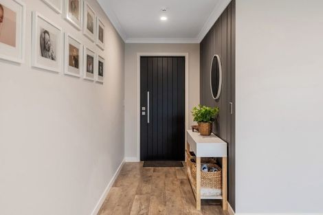 Photo of property in 1 Waimarama Court, Roslyn, Palmerston North, 4414