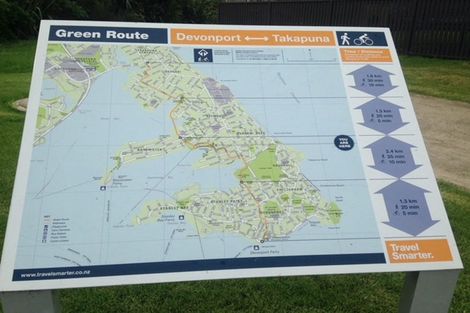 Photo of property in 1/2 Merwood Lane, Devonport, Auckland, 0624