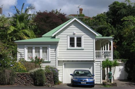 Photo of property in 33 Shoal Bay Road, Devonport, Auckland, 0624
