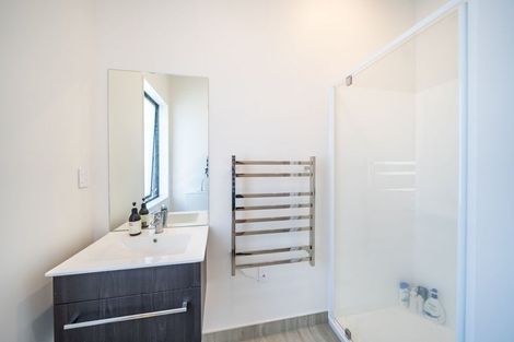 Photo of property in 1/62 Spenmoor Street, Newlands, Wellington, 6037