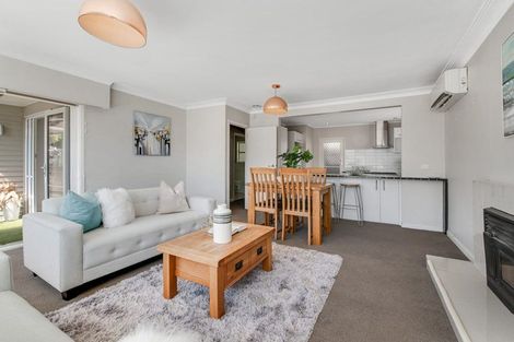 Photo of property in 1/52 Sunnynook Road, Sunnynook, Auckland, 0620
