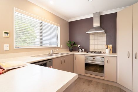 Photo of property in 6 Erlestoke Crescent, Churton Park, Wellington, 6037