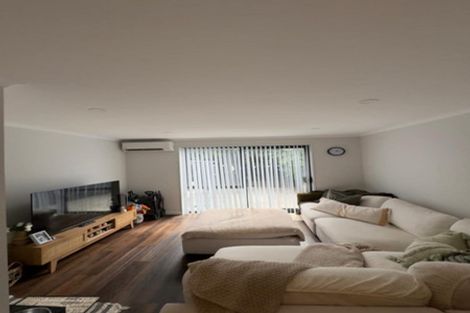 Photo of property in 30 Wharara Lane, Massey, Auckland, 0614