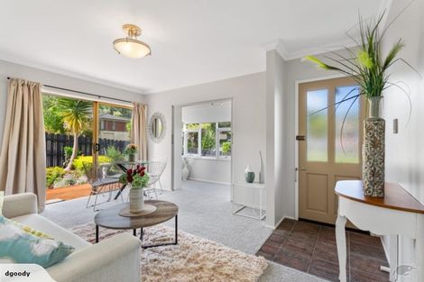 Photo of property in 1/3 Tallington Crescent, Torbay, Auckland, 0630