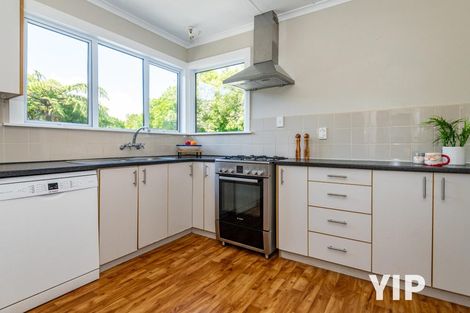 Photo of property in 51 Poto Road, Normandale, Lower Hutt, 5010