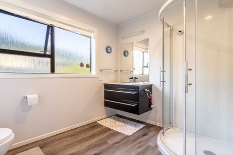 Photo of property in 39 Huia Street, Waikanae, 5036