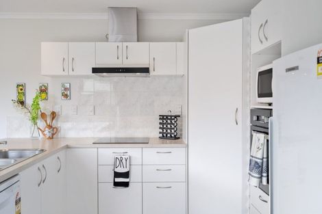 Photo of property in 42 Bellville Drive, Clendon Park, Auckland, 2103