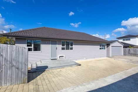 Photo of property in 16a Karamu Street, Te Atatu Peninsula, Auckland, 0610