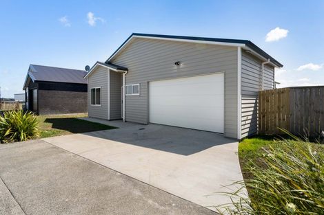Photo of property in 17 Uatoto Road, Clarks Beach, 2122