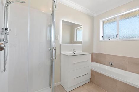 Photo of property in 23a Luton Avenue, Sunnyhills, Auckland, 2010