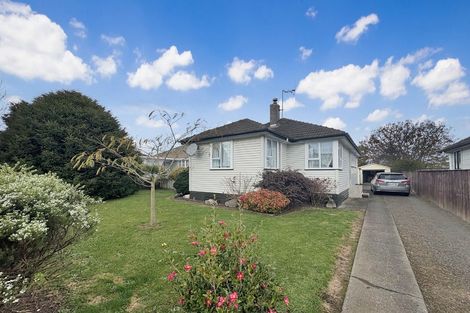 Photo of property in 12 Collett Street, Dannevirke, 4930