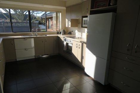 Photo of property in 12 Mana Place, Awapuni, Palmerston North, 4412