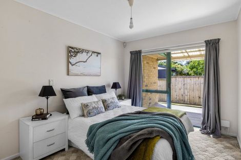 Photo of property in 14 Laurie Street, Red Beach, 0932