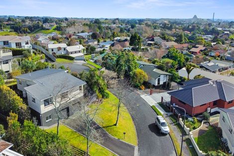 Photo of property in 9 Cabot Place, Frankleigh Park, New Plymouth, 4310