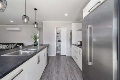 Photo of property in 27 Pukeko Way, Kinloch, Taupo, 3377