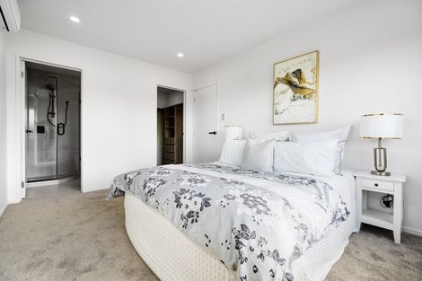 Photo of property in 104a Moire Road, West Harbour, Auckland, 0618